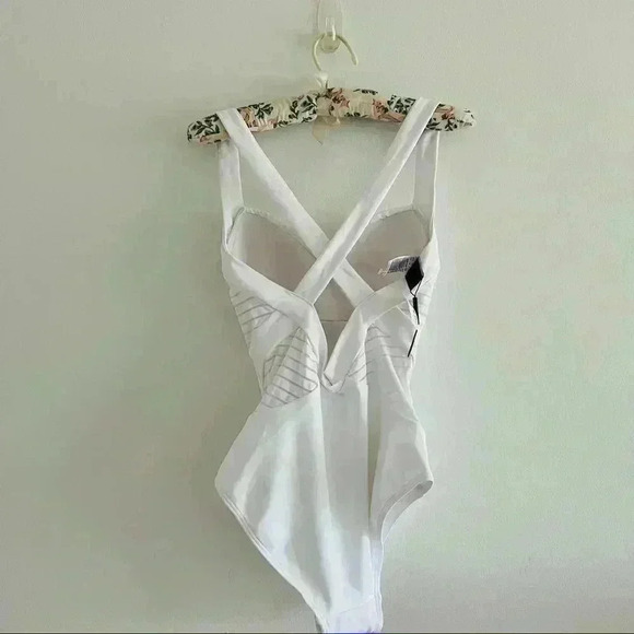 New $168.00 JETS Jessica Allen One Piece Swimsuit Infinity Low Back Sz 10 - Picture 5 of 11